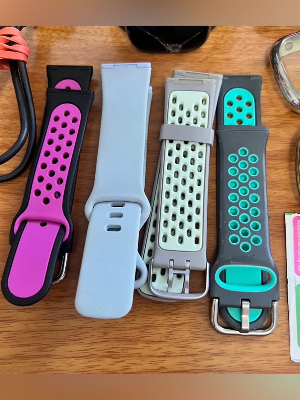Fitbit Sense & Accessories Works Cracked Screen Small - Picture 6 of 8